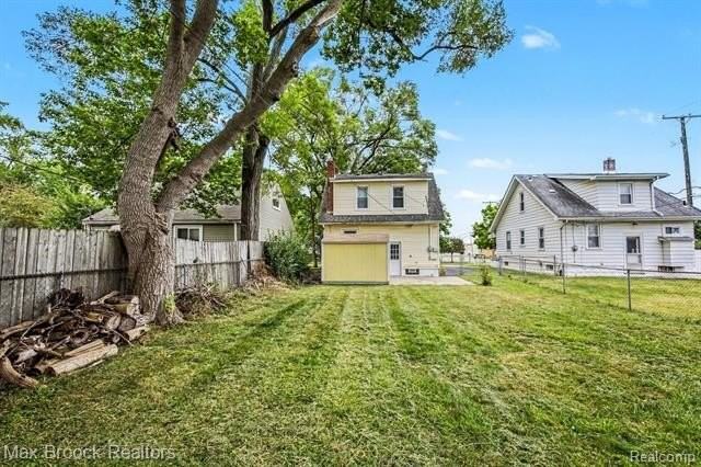 2229 Rosemary Ave - Photo 4 of 20