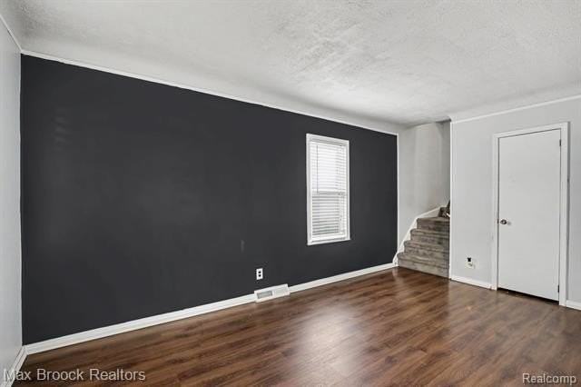 2229 Rosemary Ave - Photo 5 of 20