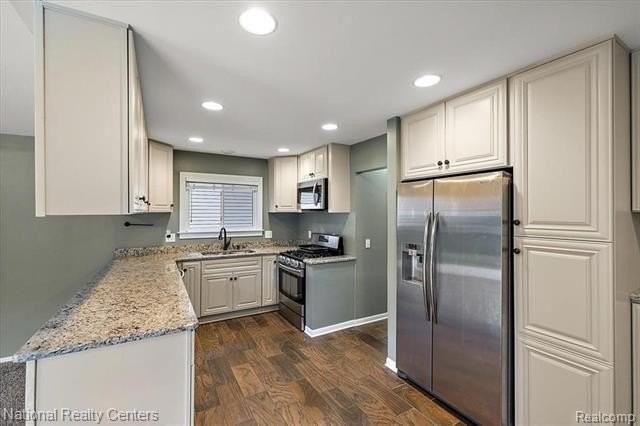 3360 Wolverine Dr - Photo 4 of 13