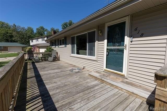 618 Maxine Dr - Photo 2 of 40