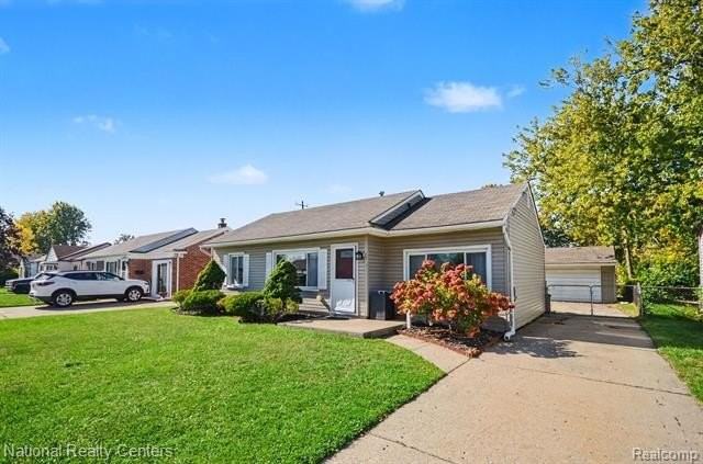 26741 Clancy St - Photo 2 of 15