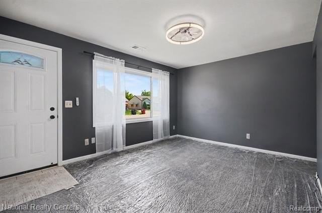26741 Clancy St - Photo 4 of 15