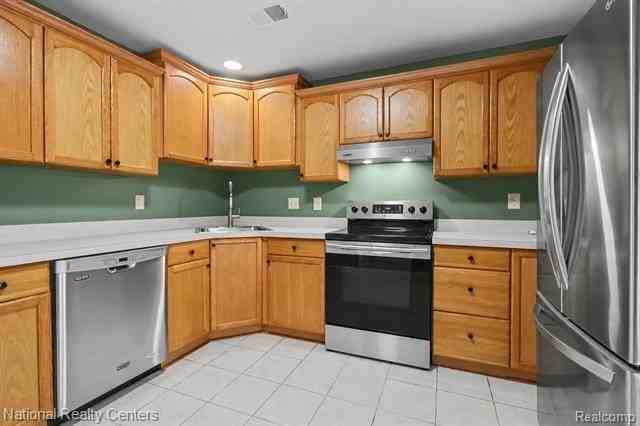 26741 Clancy St - Photo 6 of 15