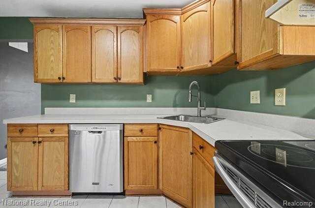 26741 Clancy St - Photo 7 of 15