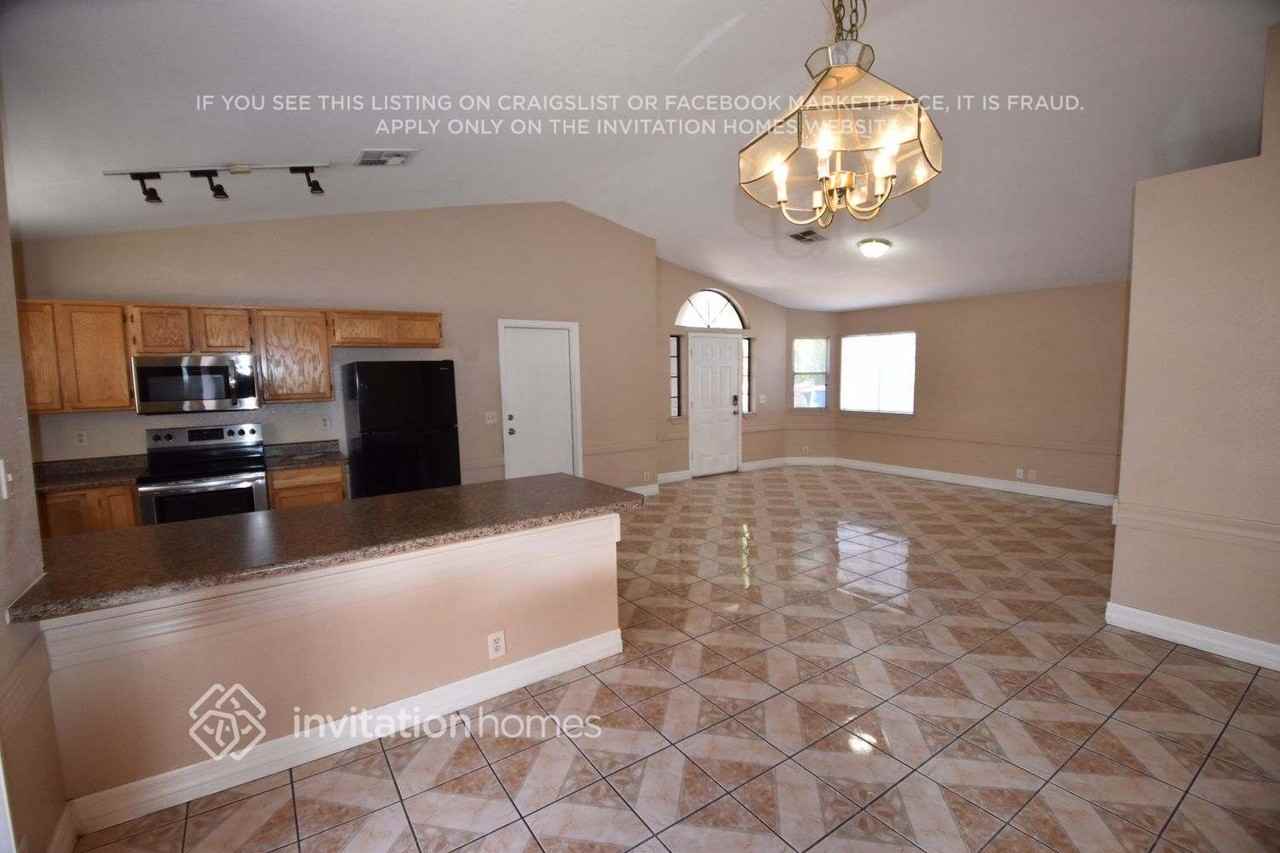 4037 N 88th Ln - Photo 2 of 13