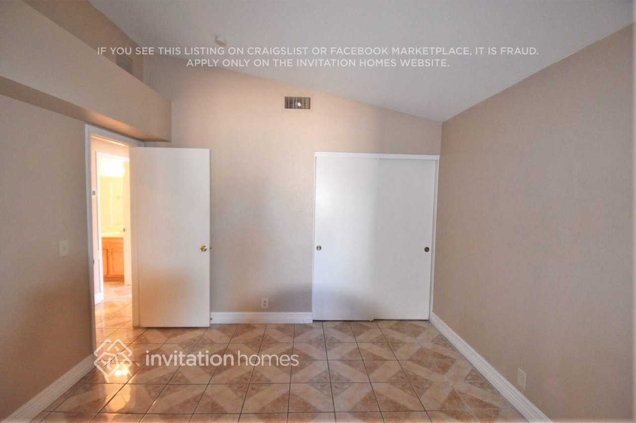 4037 N 88th Ln - Photo 7 of 13