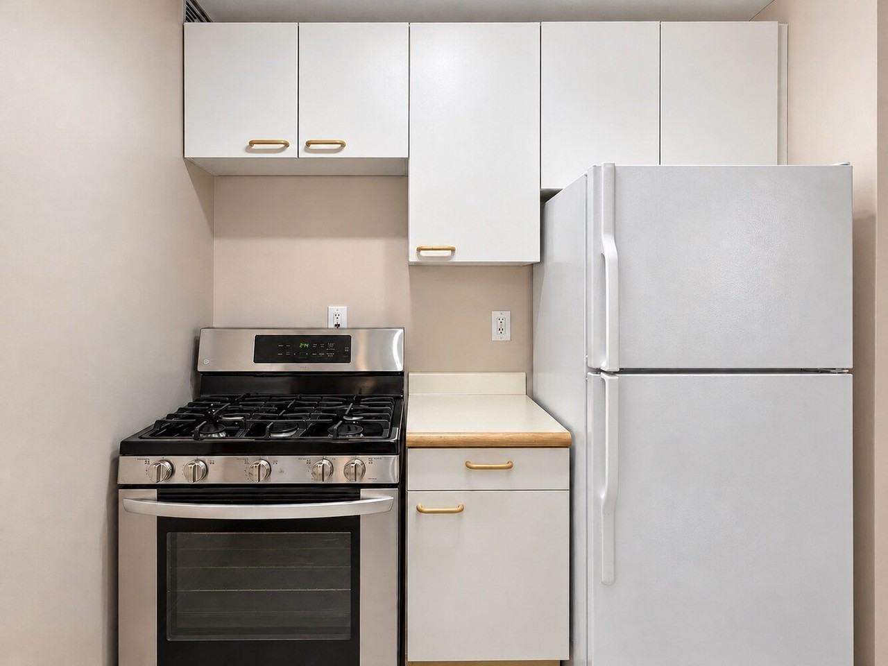 2000 Broadway - Photo 5 of 10