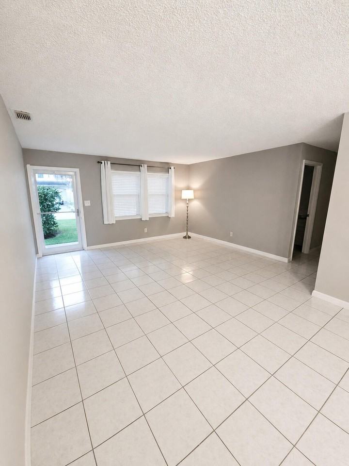 3033 Sw Collings Dr - Photo 3 of 21