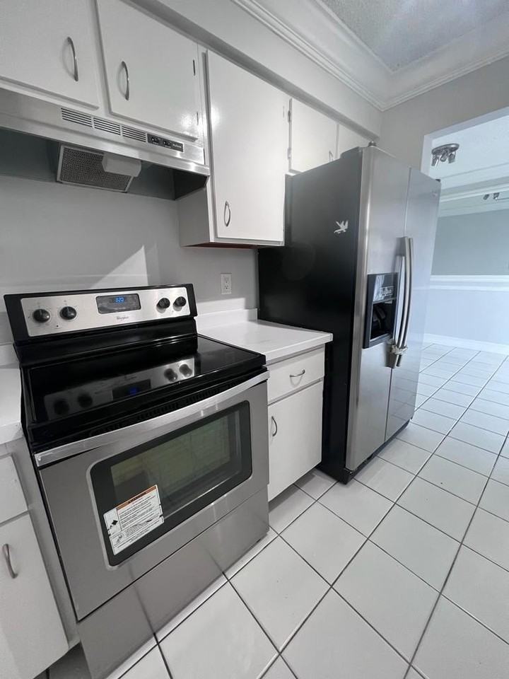 5403 Bayside Dr - Photo 5 of 35