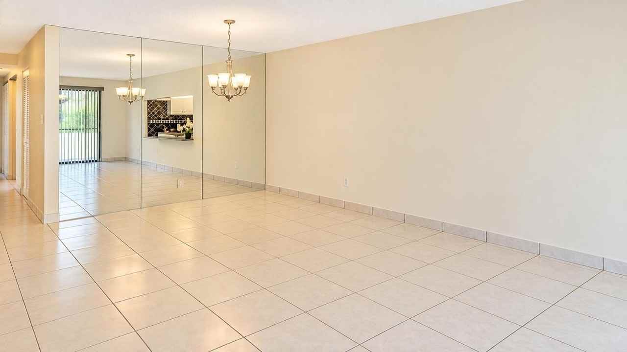 4409 Nw 22nd Rd #403 - Photo 6 of 25