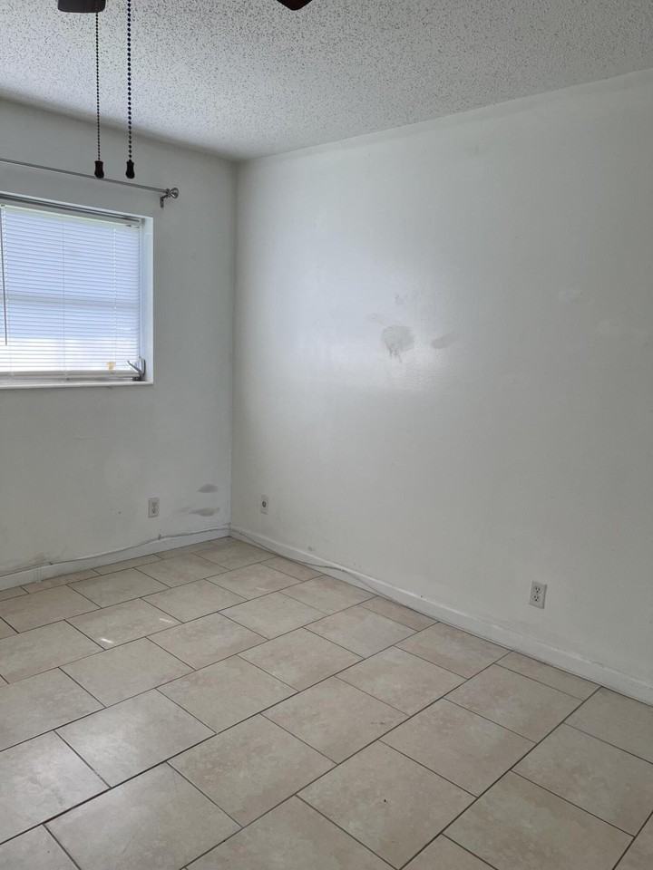 2640 Dudley Dr E #F - Photo 5 of 6