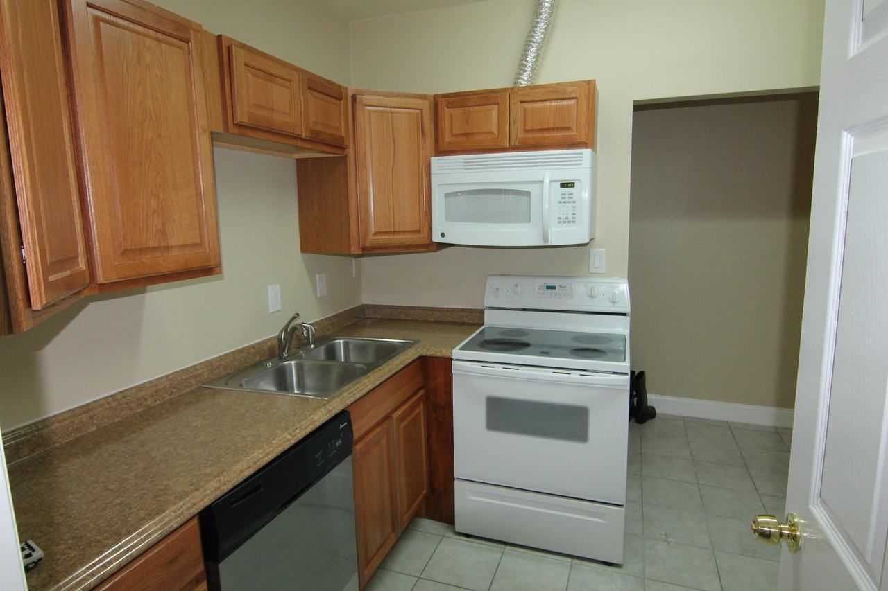 3500 Sw 4th St #A - Photo 4 of 9