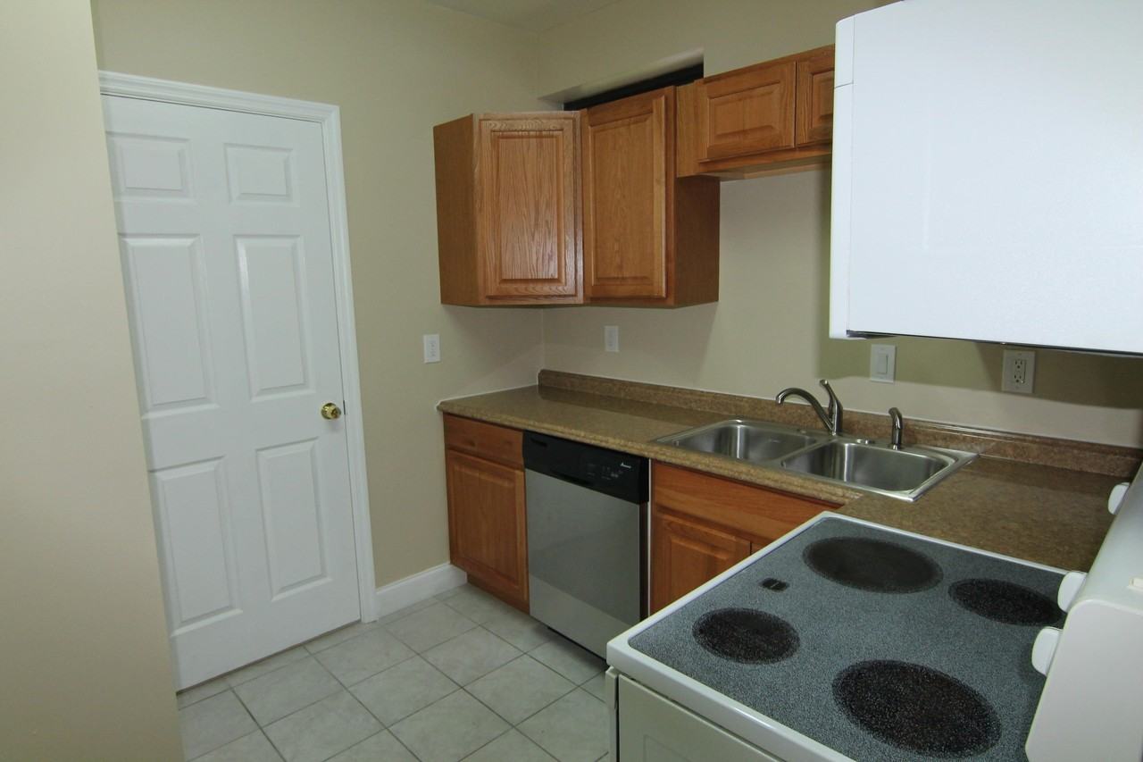 3500 Sw 4th St #A - Photo 5 of 9