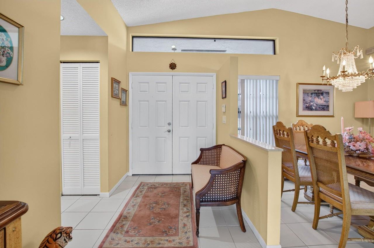 4831 Yardarm Ln - Photo 4 of 46