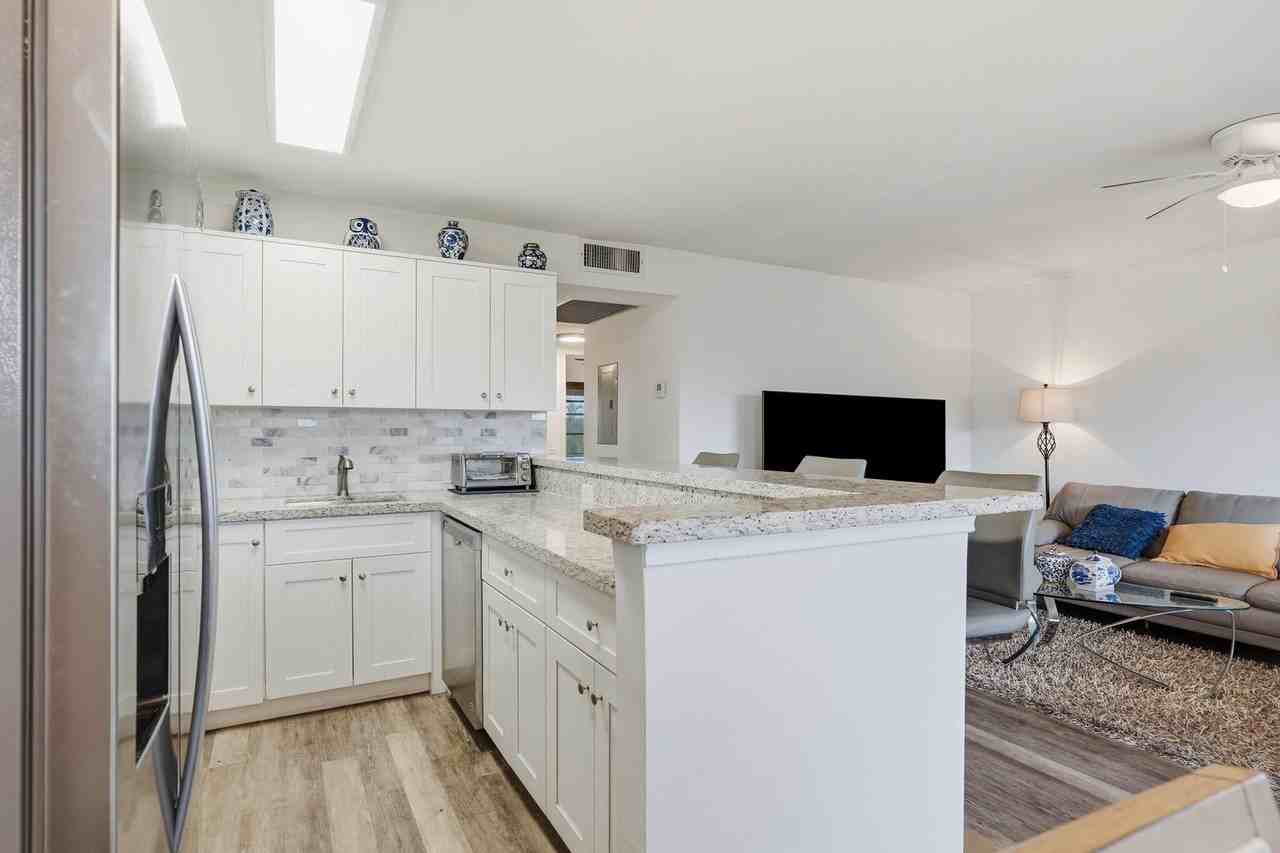 209 Brighton E - Photo 2 of 37