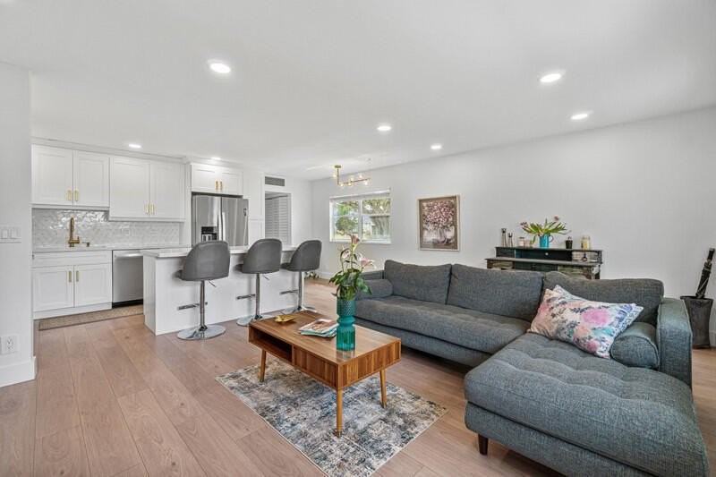 70 Valencia C - Photo 5 of 18
