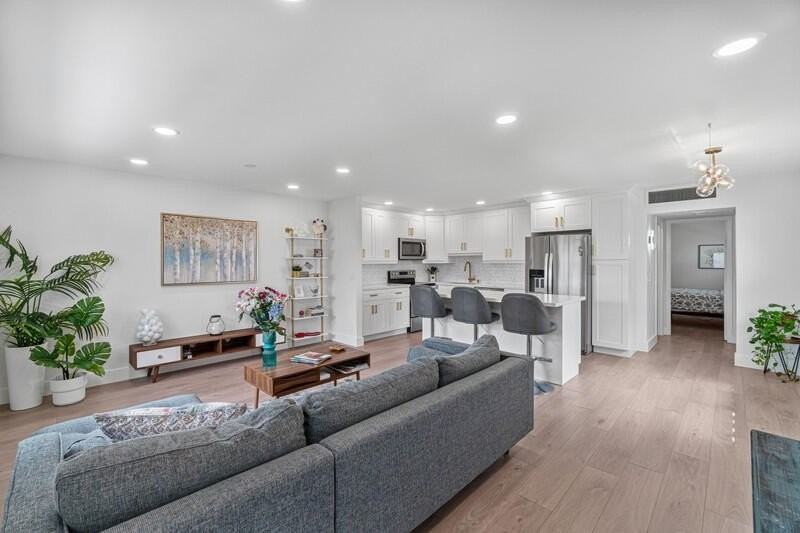 70 Valencia C - Photo 7 of 18