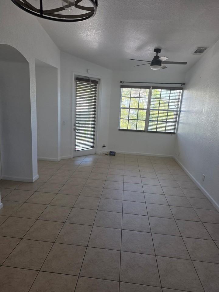 3014 Laurel Ridge Cir - Photo 7 of 18
