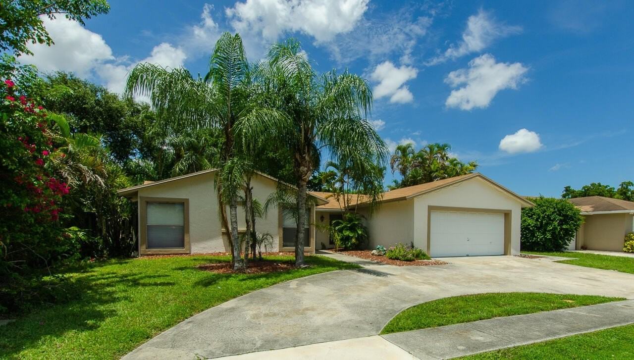 10953 Winding Creek Ln