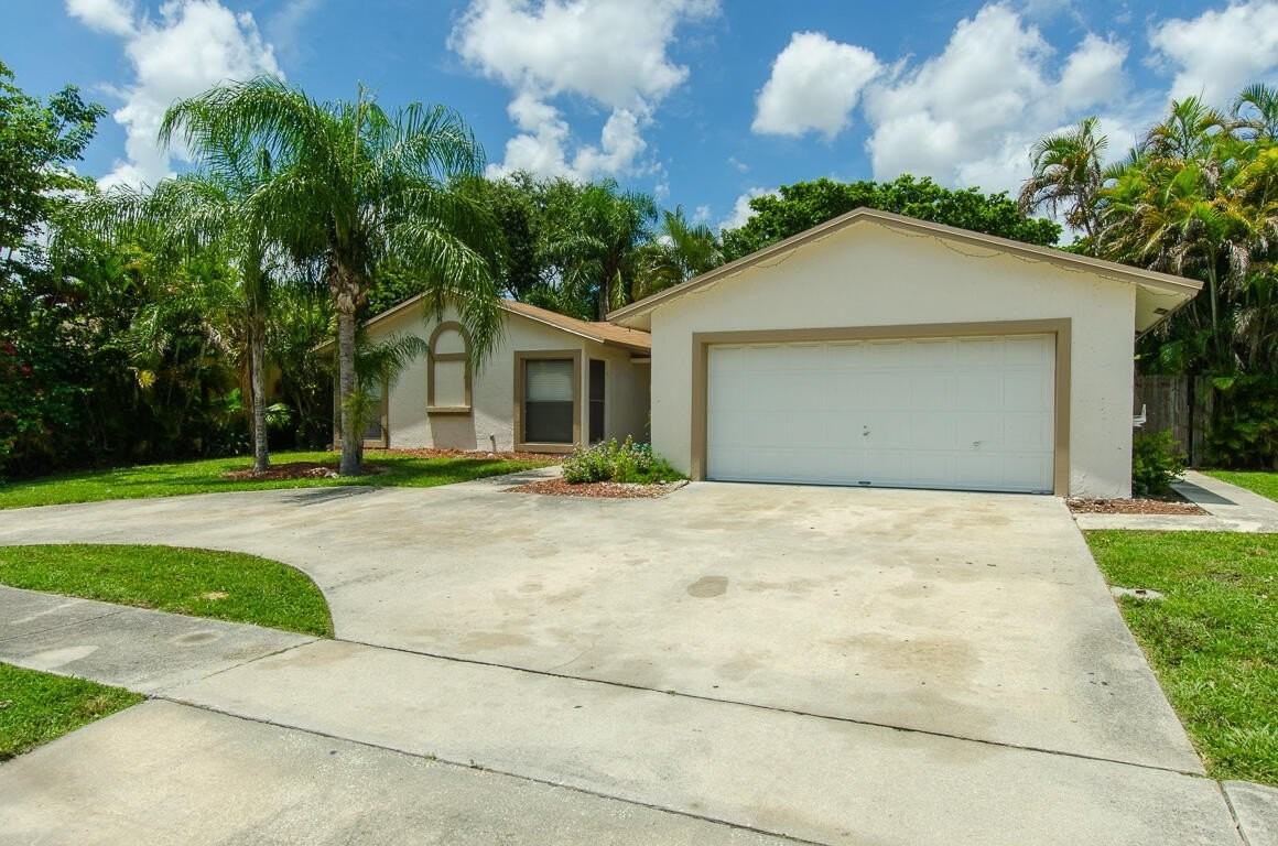10953 Winding Creek Ln - Photo 3 of 25