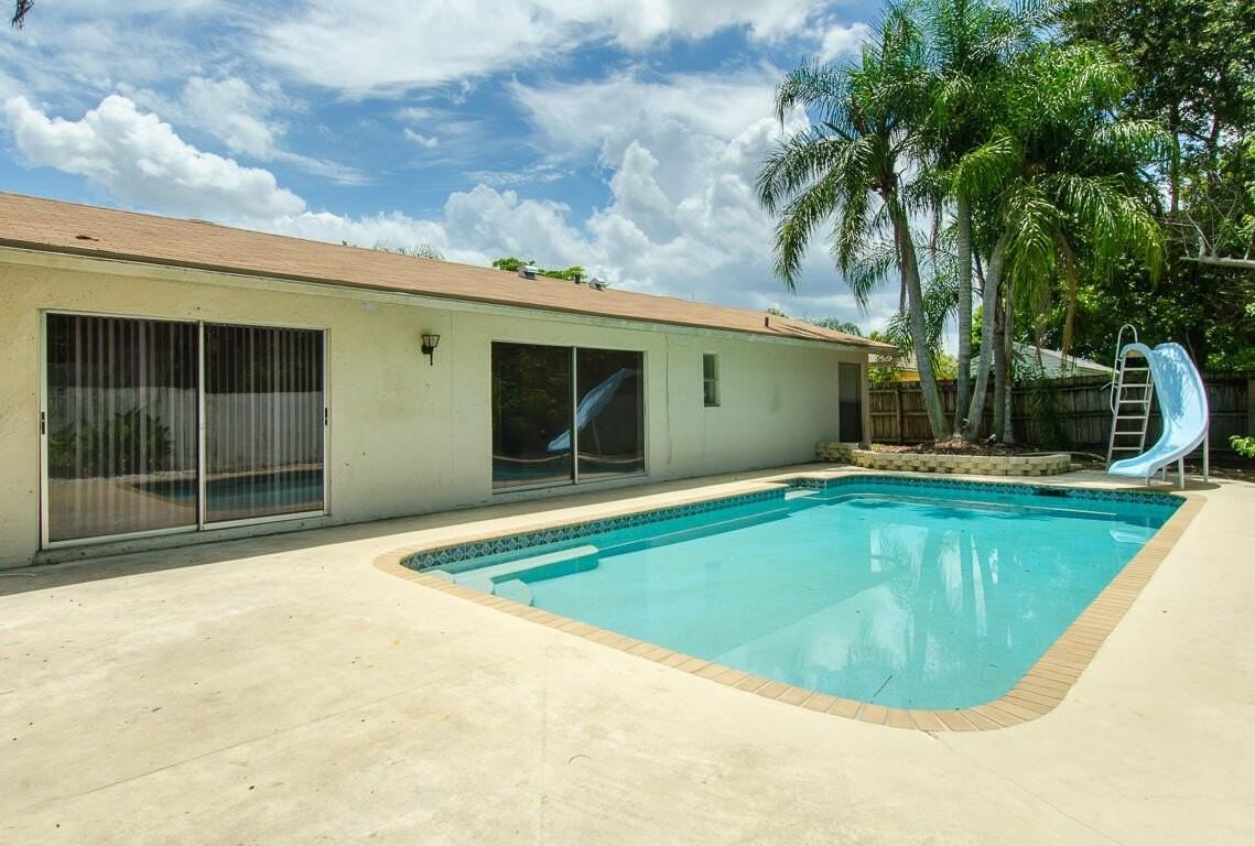 10953 Winding Creek Ln - Photo 6 of 25