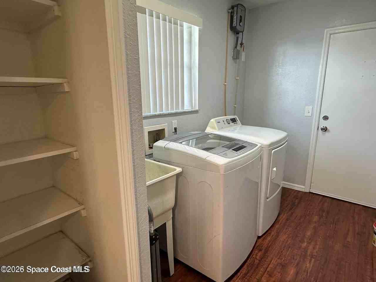 426 Inlet Ave Se - Photo 2 of 20
