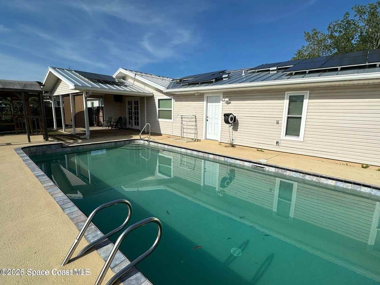426 Inlet Ave Se - Photo 3 of 20