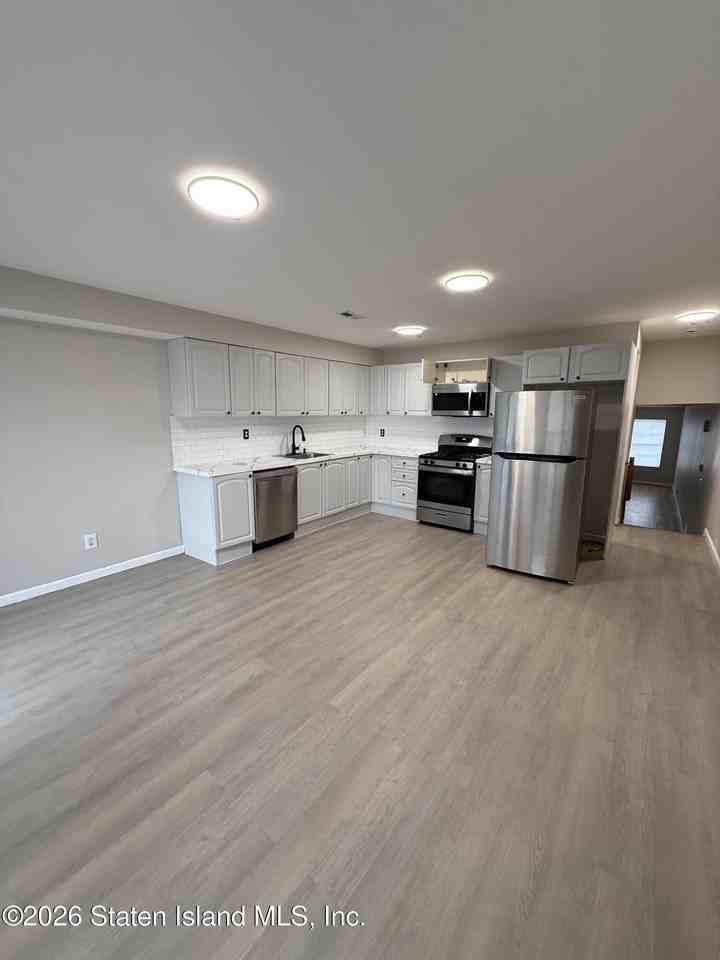 214 Essex Dr #2 - Photo 5 of 11