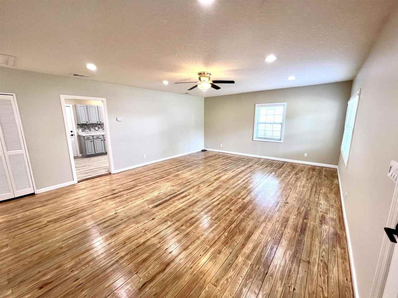 804 W 2nd St - Photo 5 of 28