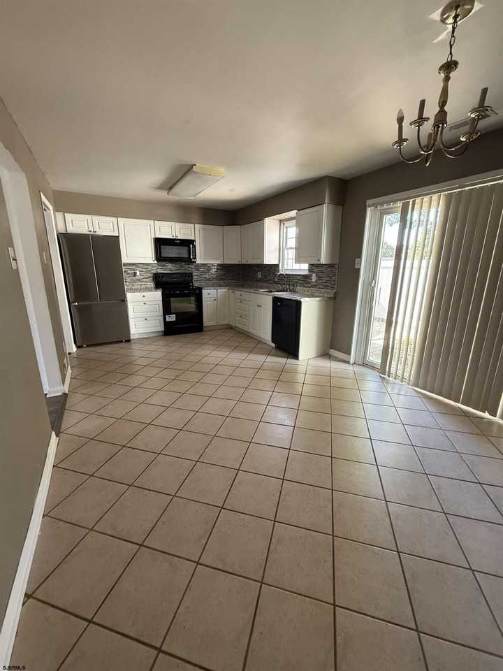 122 London Ct #122 - Photo 7 of 27