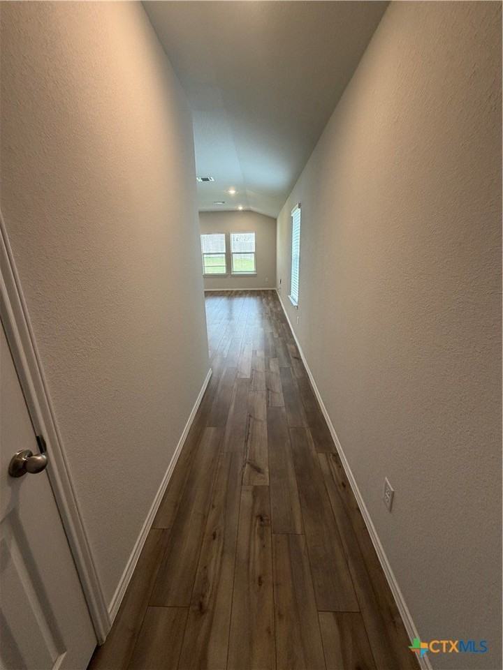 818 Mclellan Dr - Photo 2 of 15