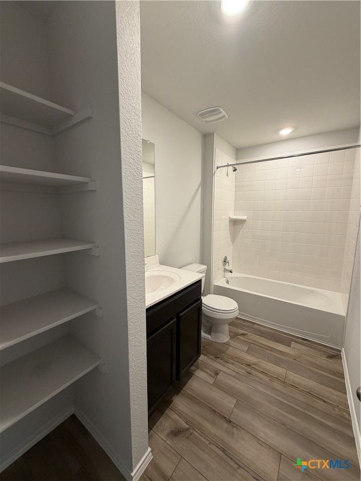 818 Mclellan Dr - Photo 6 of 15