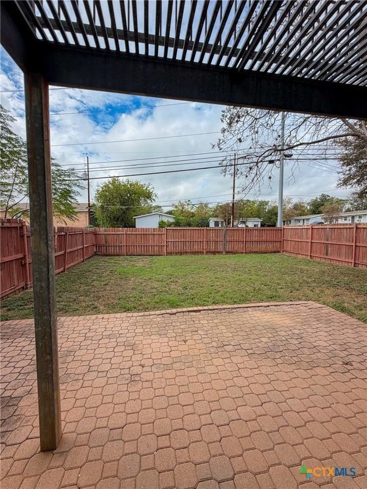 1226 N Lbj Dr #2 - Photo 3 of 13