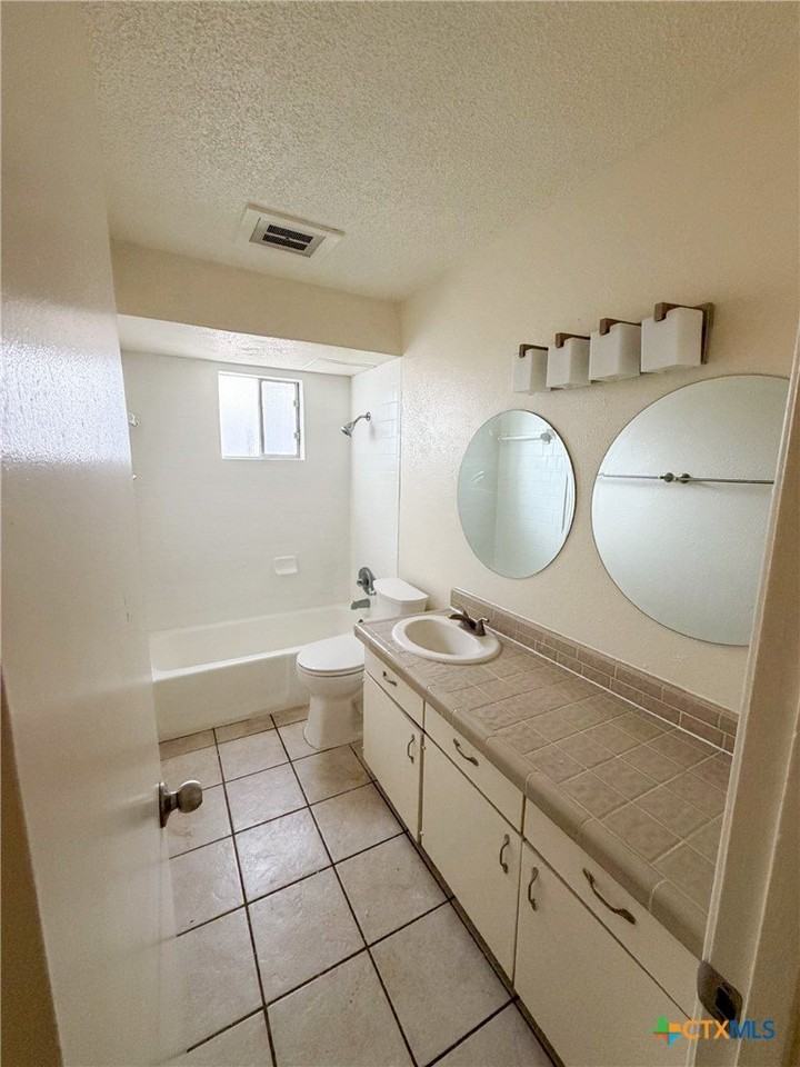 1226 N Lbj Dr #2 - Photo 6 of 13