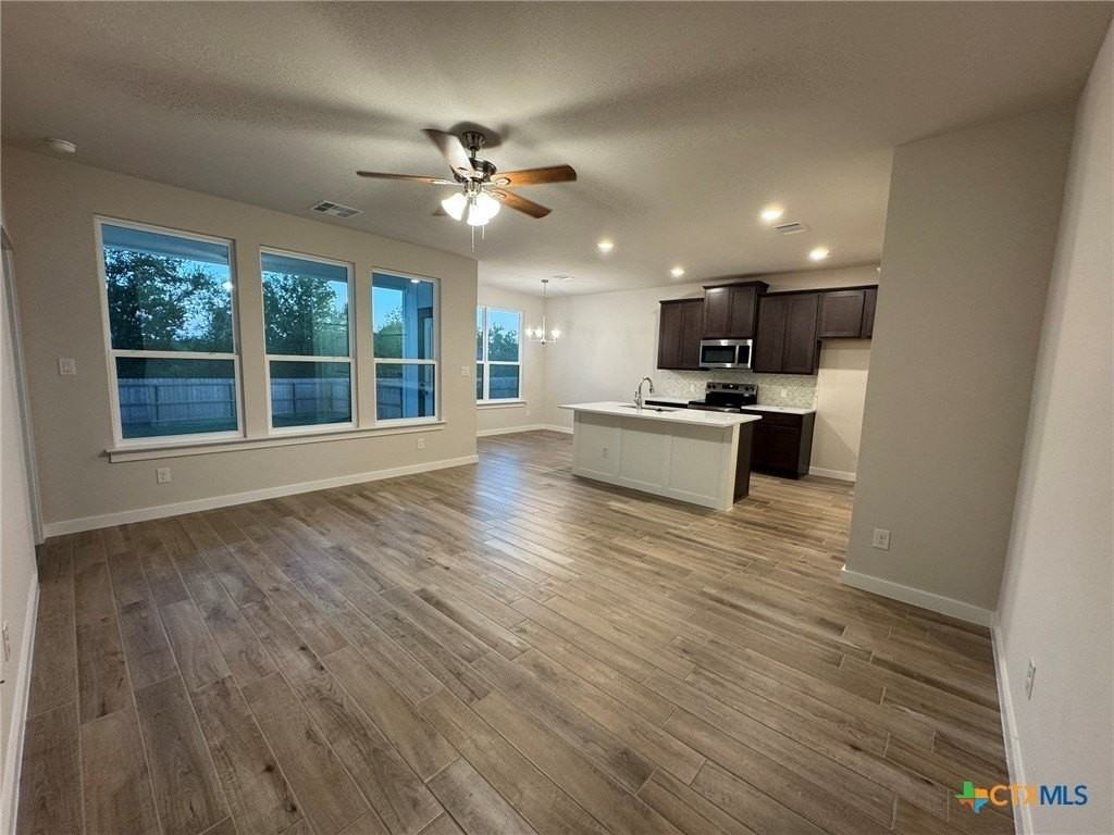 1029 Tabernacle St - Photo 2 of 9