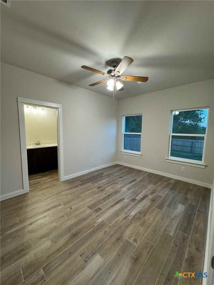 1029 Tabernacle St - Photo 5 of 9