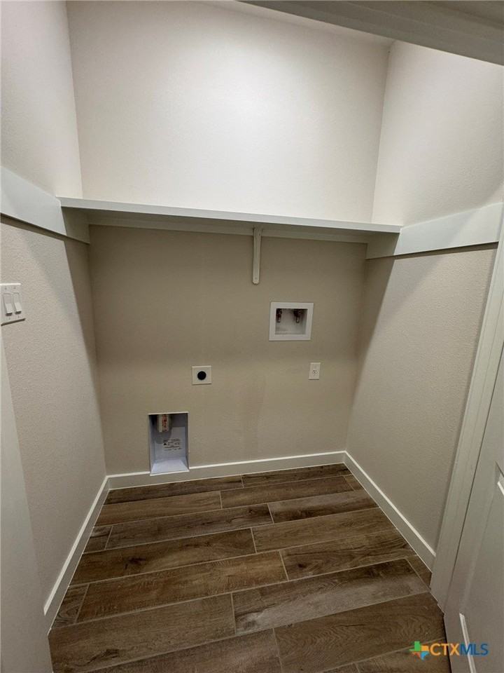1029 Tabernacle St - Photo 7 of 9