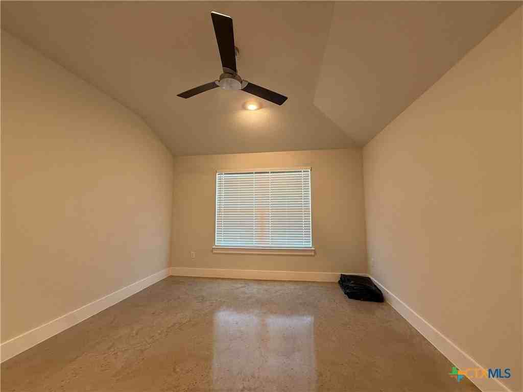 1055 Lexington Dr - Photo 7 of 15
