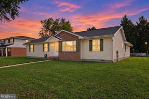 featured image of 949 Janeka Ln