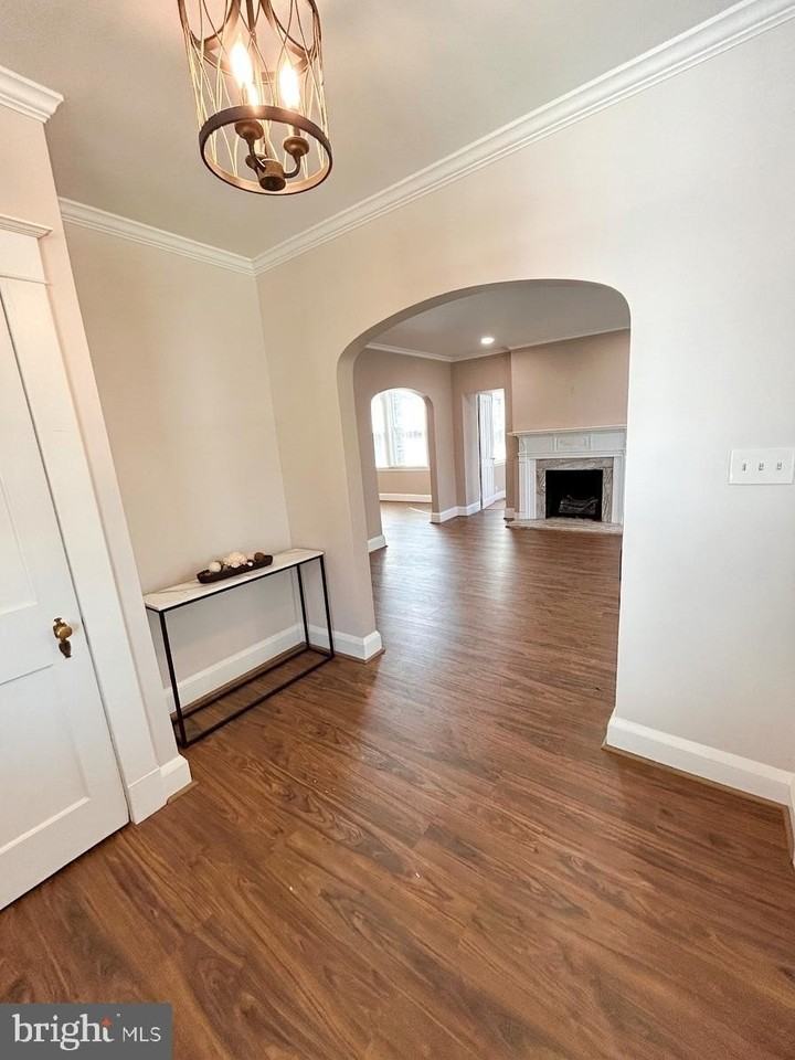 3405 Callaway Ave - Photo 4 of 16