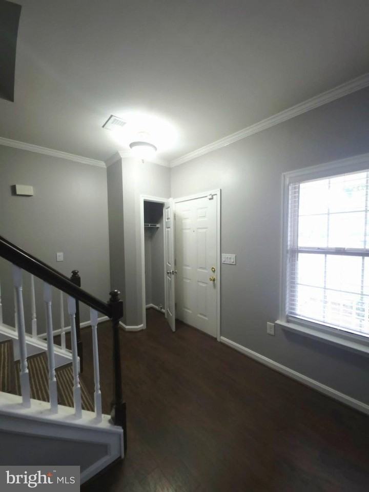 3218 Guilford Dr - Photo 5 of 50