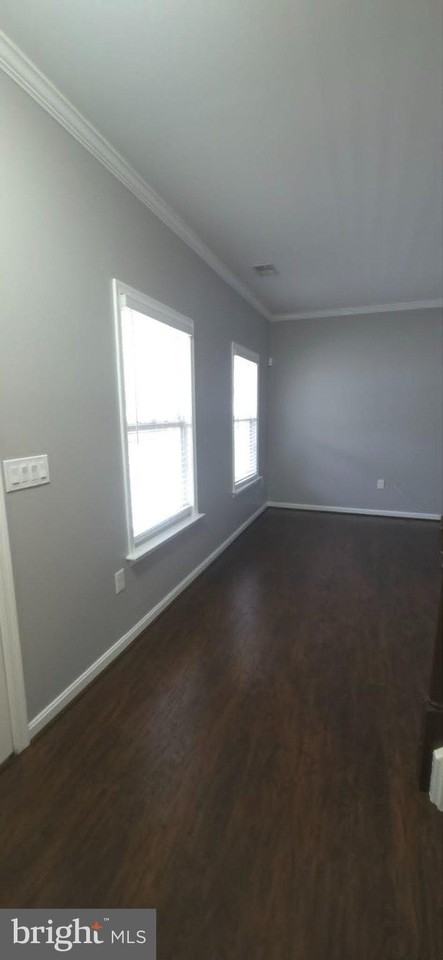 3218 Guilford Dr - Photo 7 of 50