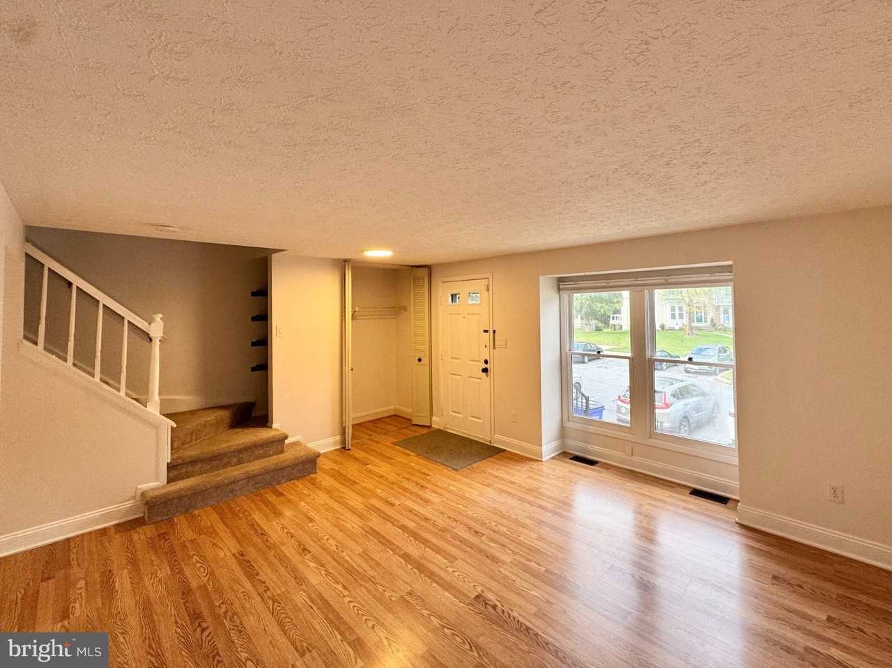 8003 Watermill Ct - Photo 3 of 17
