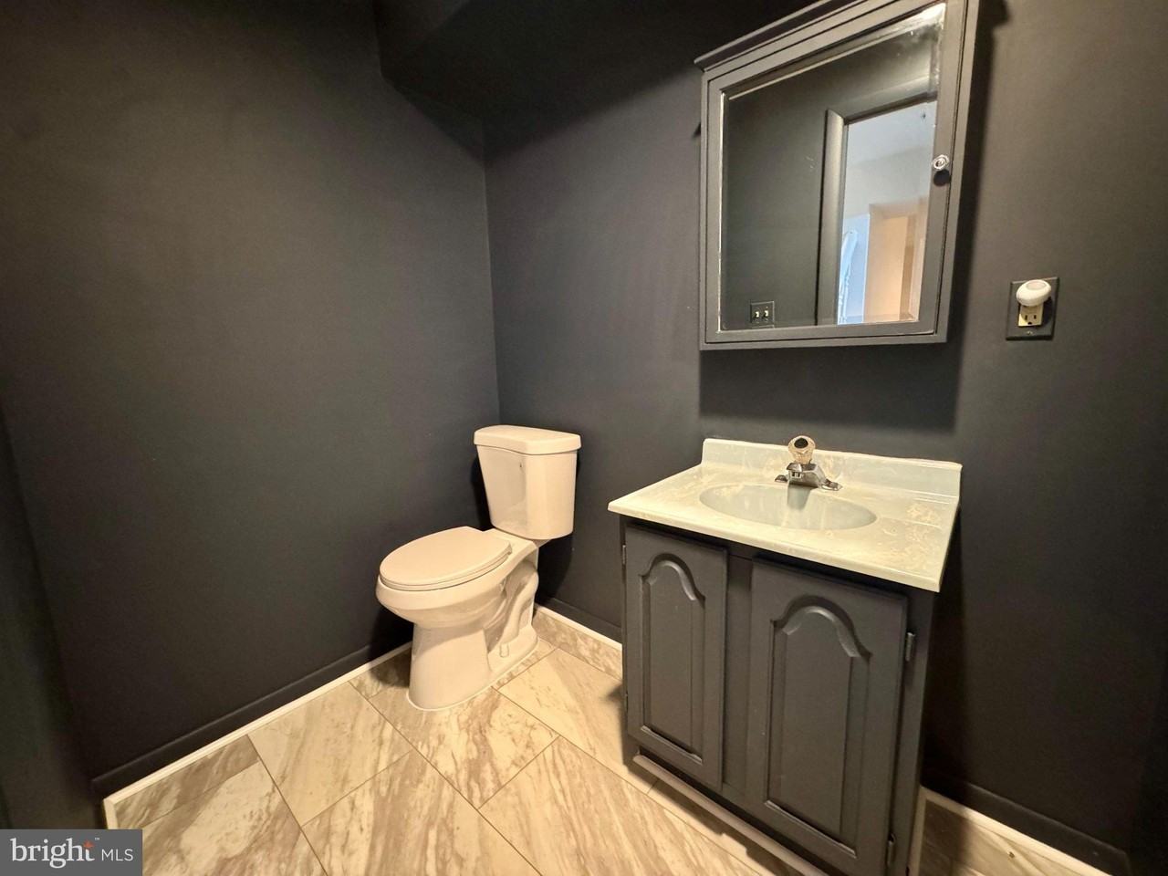 8003 Watermill Ct - Photo 7 of 17
