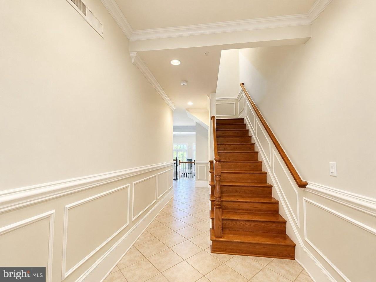 12447 Ansin Circle Dr - Photo 4 of 40