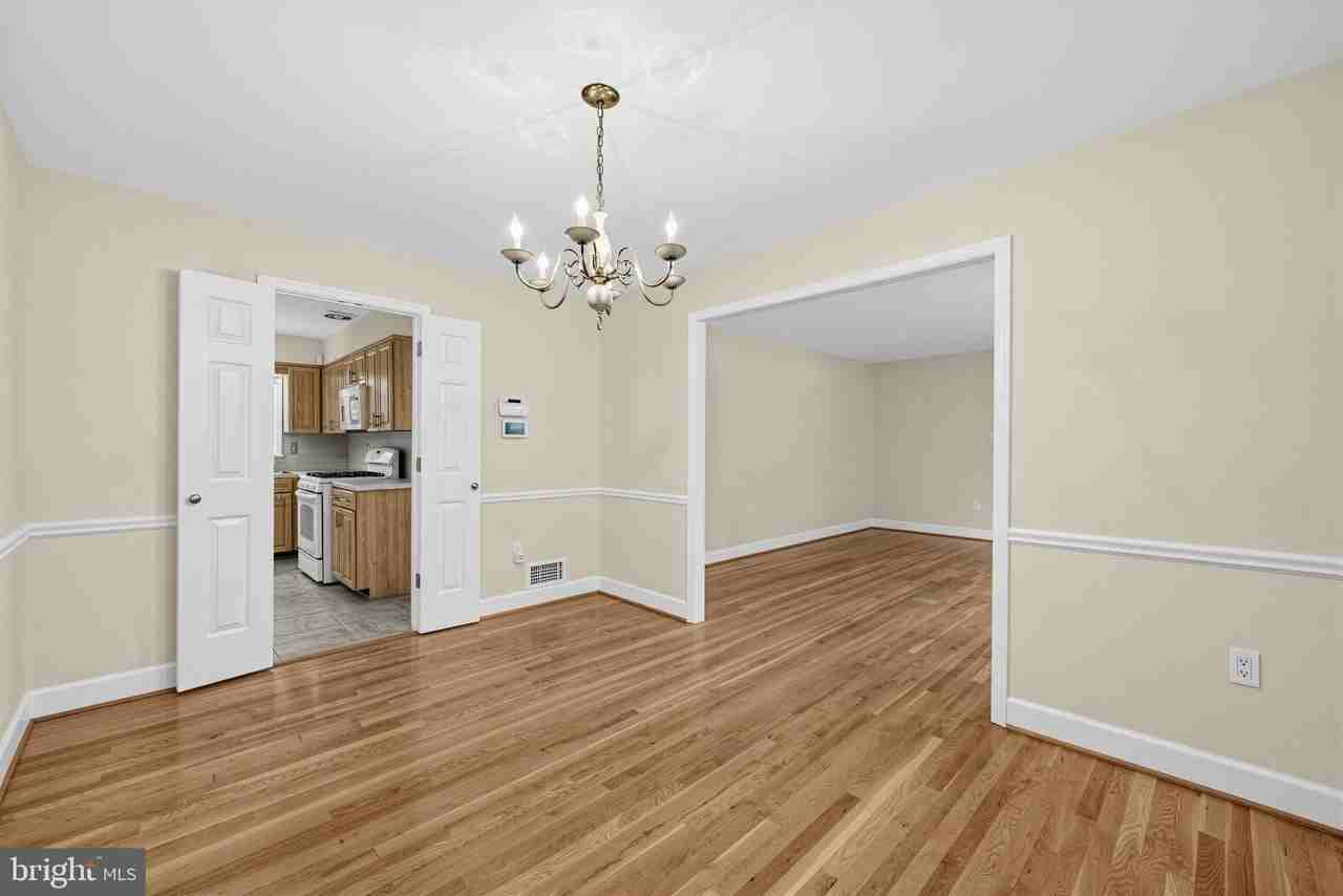 8507 Victory Ln - Photo 4 of 41