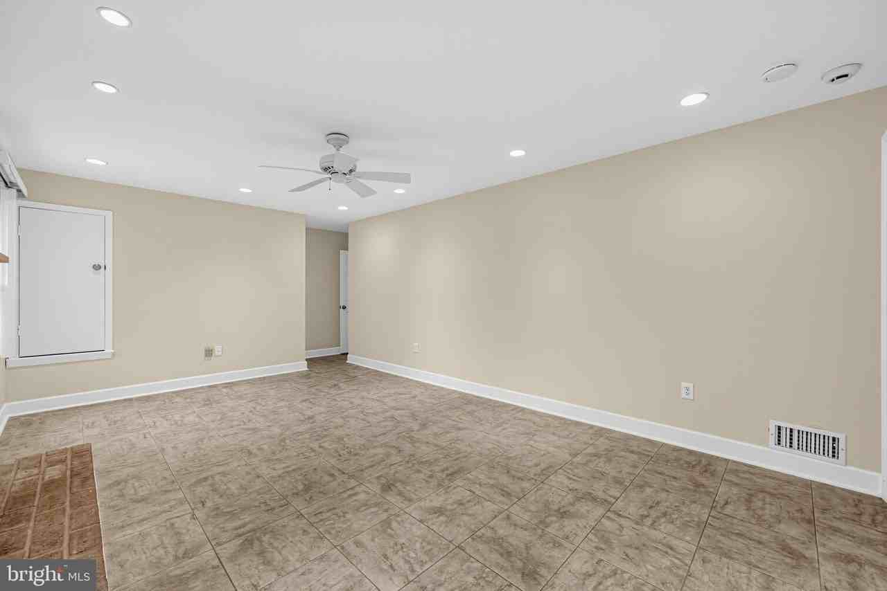8507 Victory Ln - Photo 6 of 41