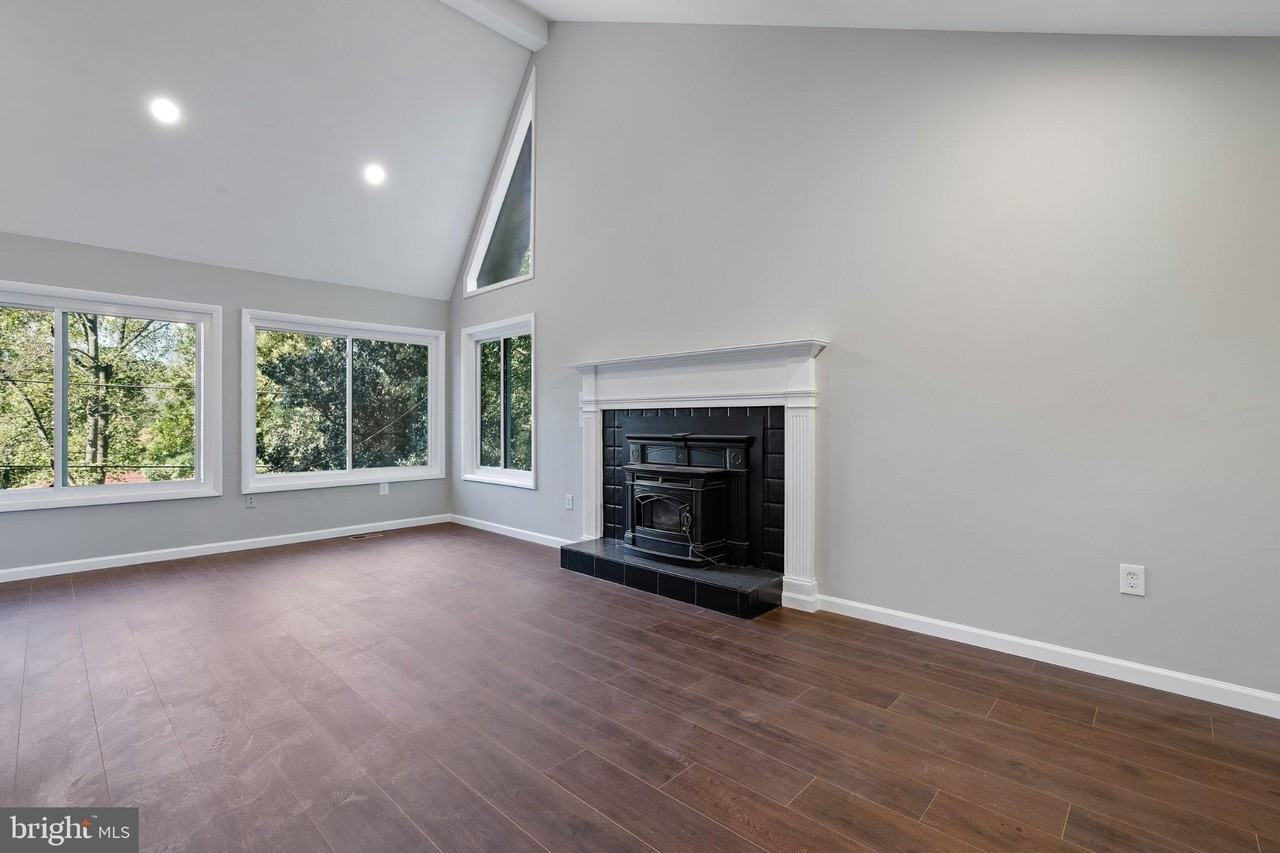 37 Lakeside Dr - Photo 5 of 24