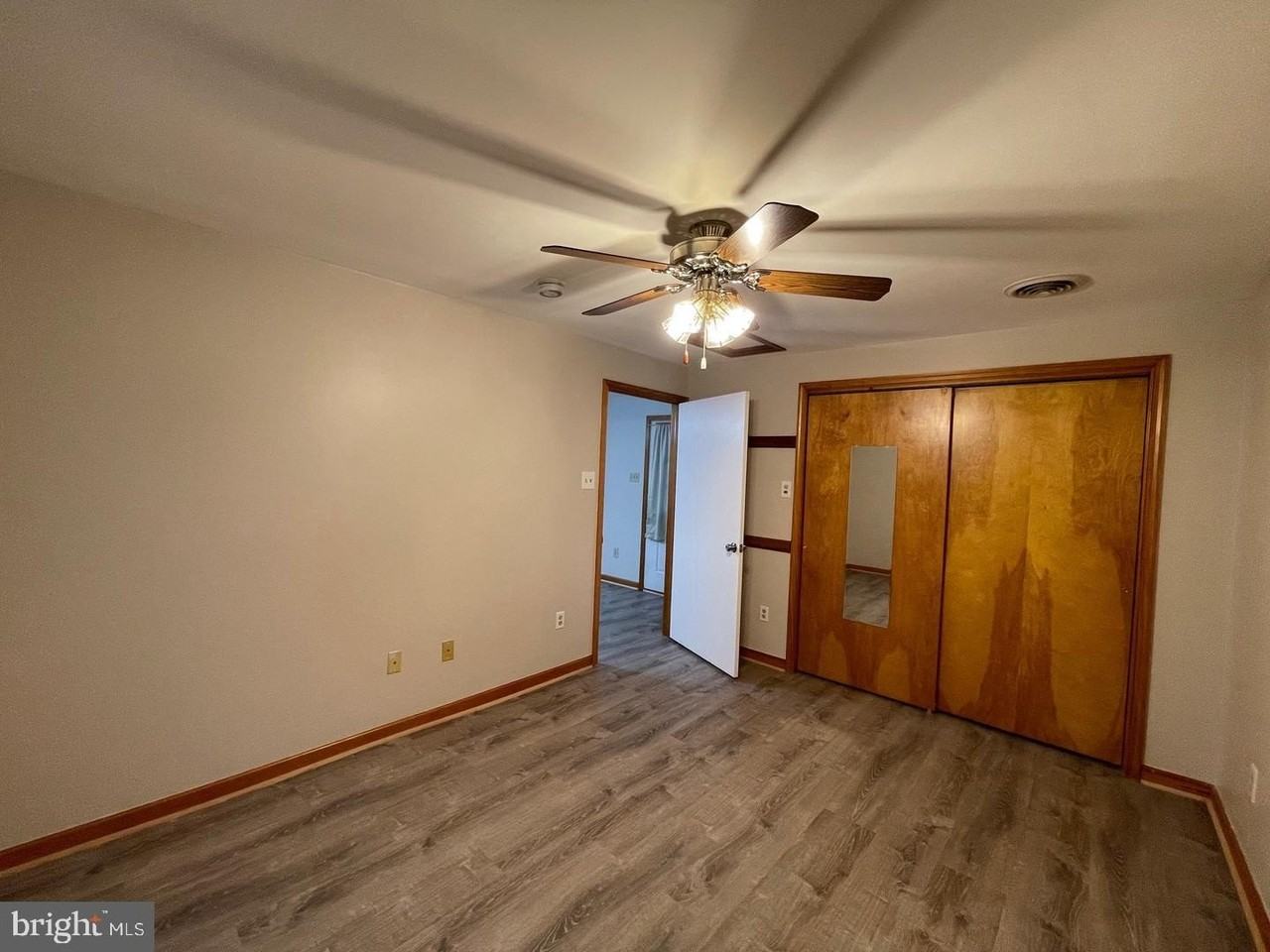 1 New Jersey Ave - Photo 6 of 9