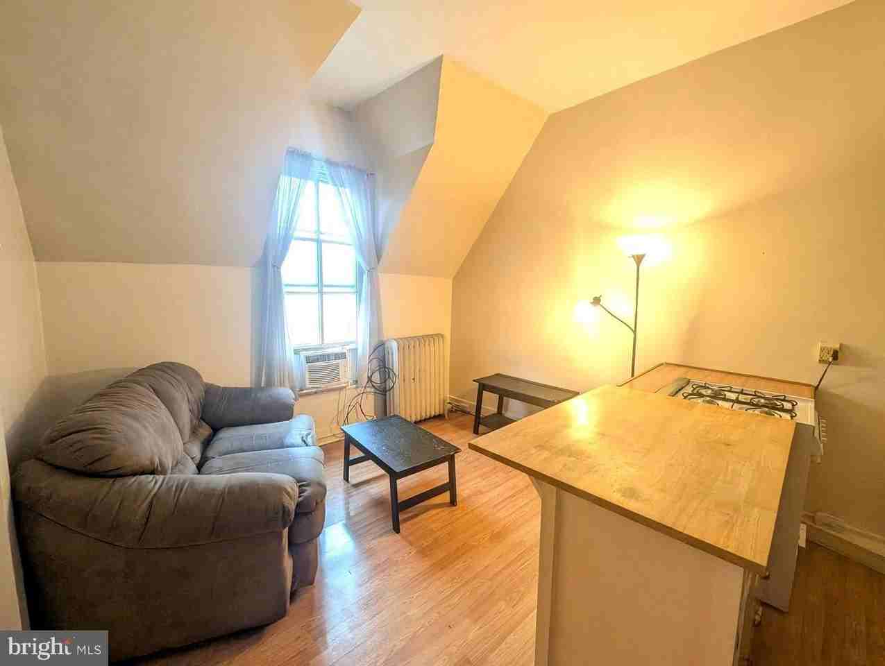 115 Chambersburg St - Photo 4 of 11